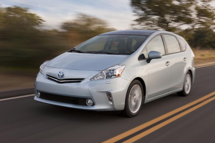  Toyota Prius V 2011 года  (фото 58 из 208)